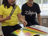 Zildjian x Crayola Pack, 6 Kids Drumsticks & Pad