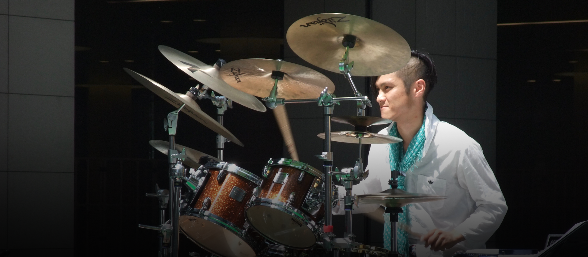 Tomoyuki Moy Suzuki | Zildjian Drum Set Artist Tomoyuki Moy Suzuki | Zildjian Drum Set Artist